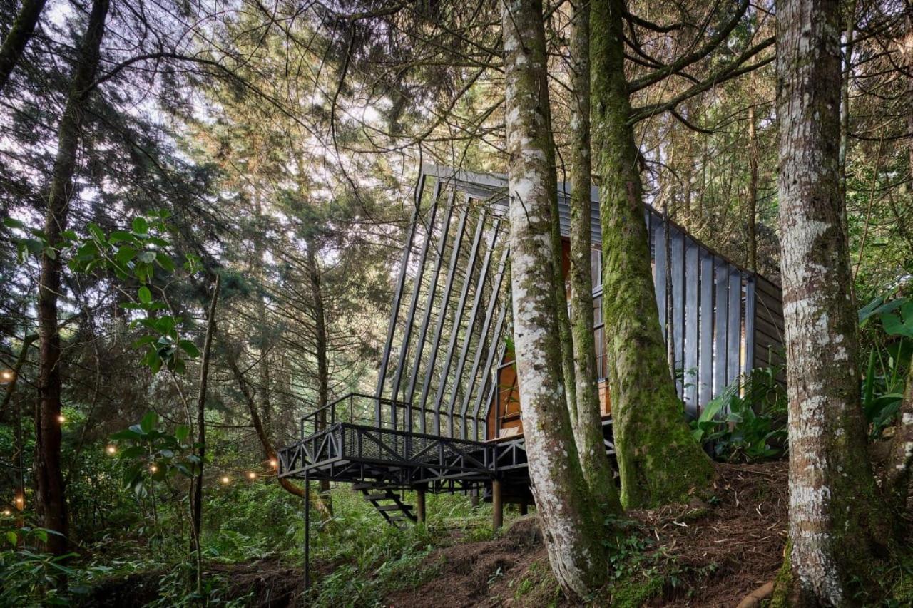 فندق Oculto Refugio De Bosque إنفيغادو المظهر الخارجي الصورة